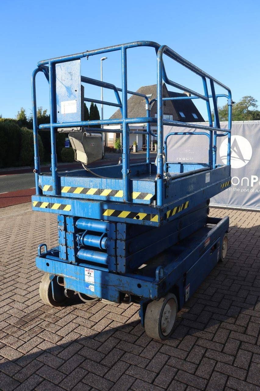 Scissor Lift Upright X26N Electric 9.92m 2000