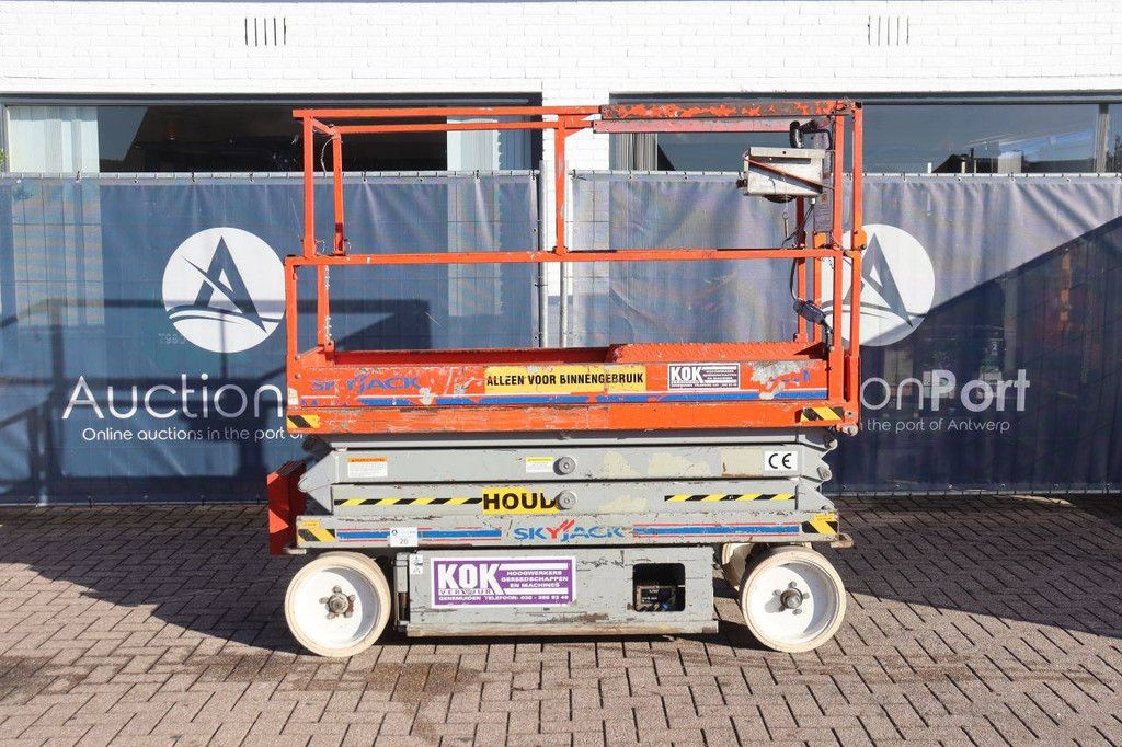 SkyJack SJ3220M Electric Scissor Lift 8.1m 2003