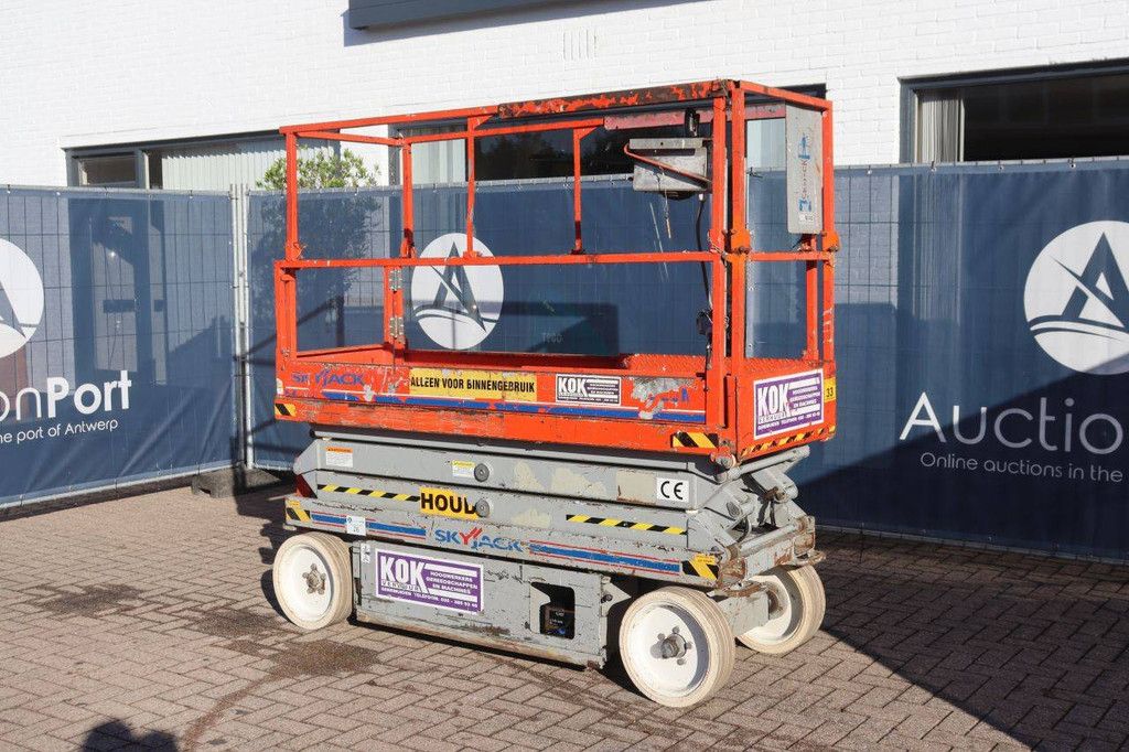 SkyJack SJ3220M Electric Scissor Lift 8.1m 2003