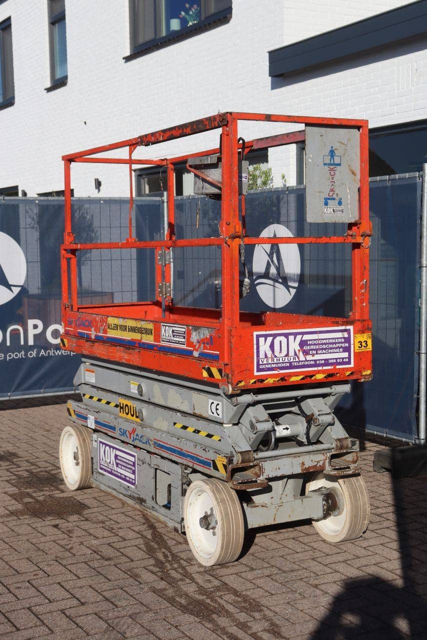 SkyJack SJ3220M Electric Scissor Lift 8.1m 2003