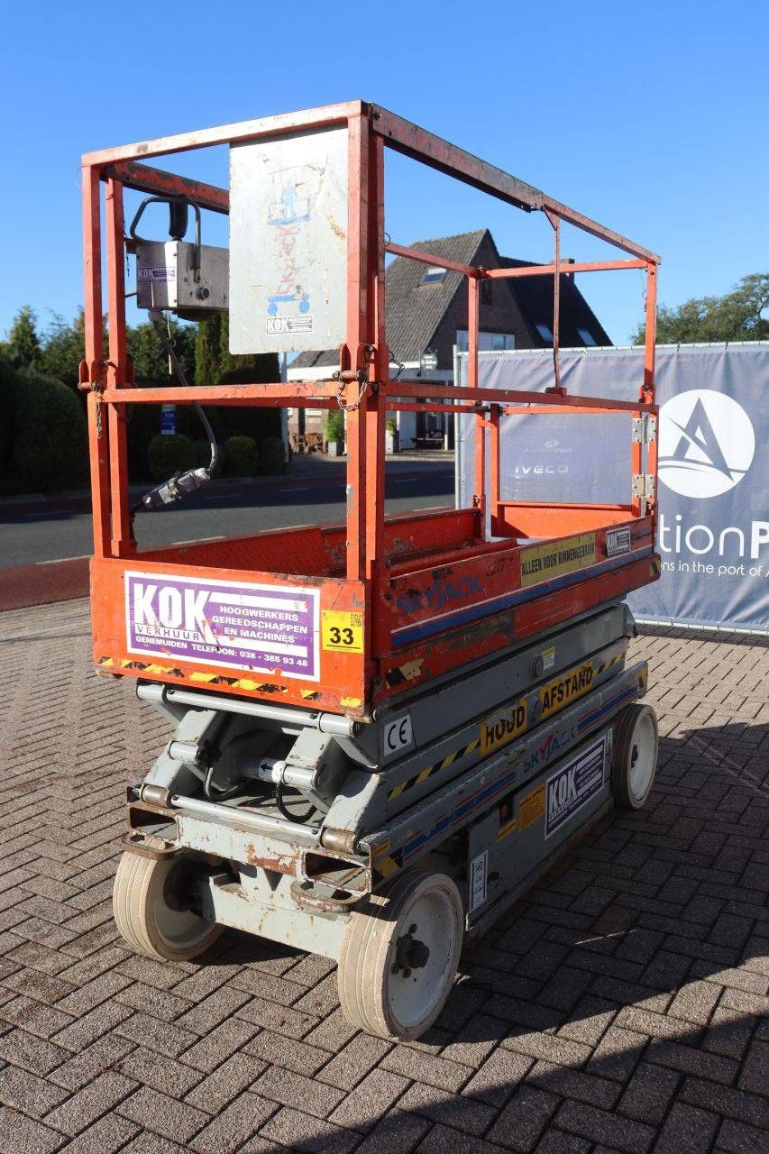 SkyJack SJ3220M Electric Scissor Lift 8.1m 2003