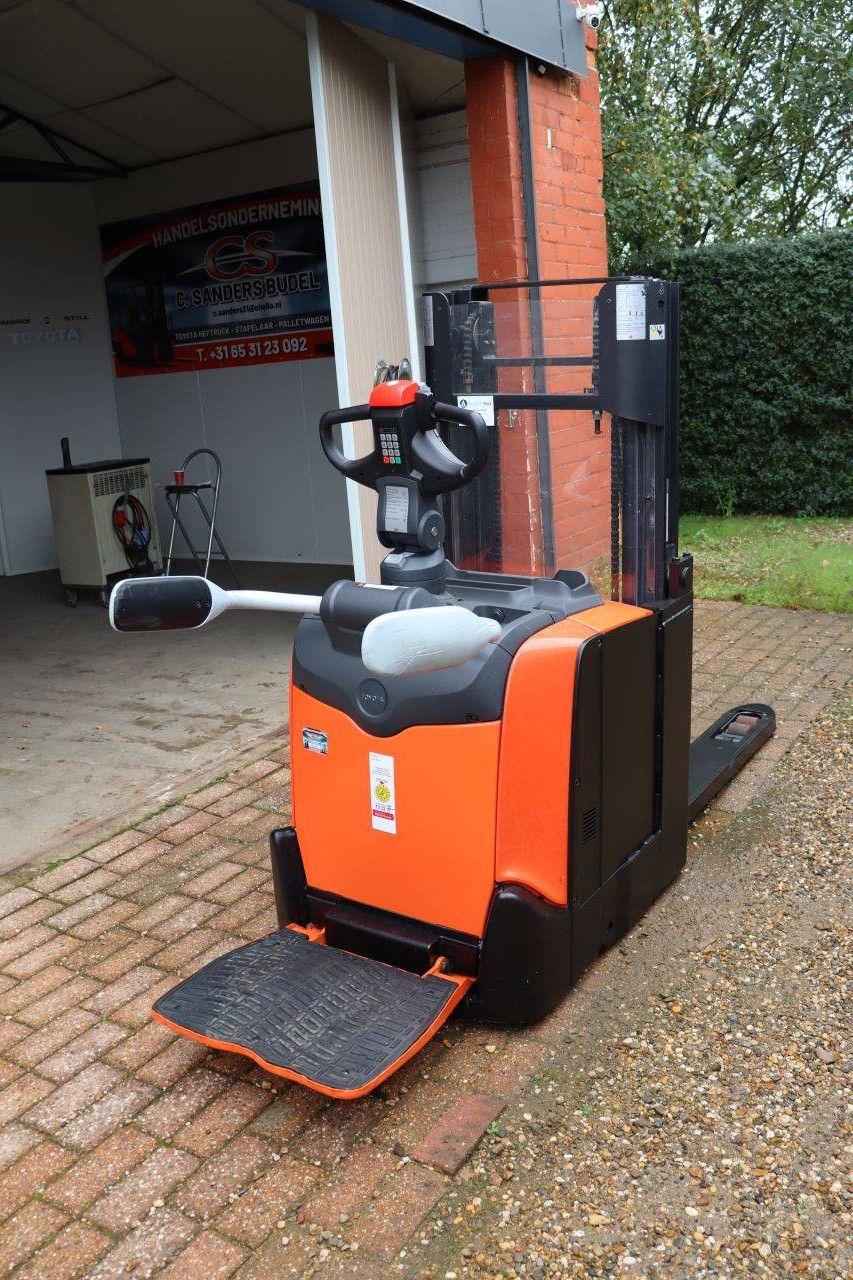 Toyota SPE200DN Electric Stacker 2000kg 2.1m 2020