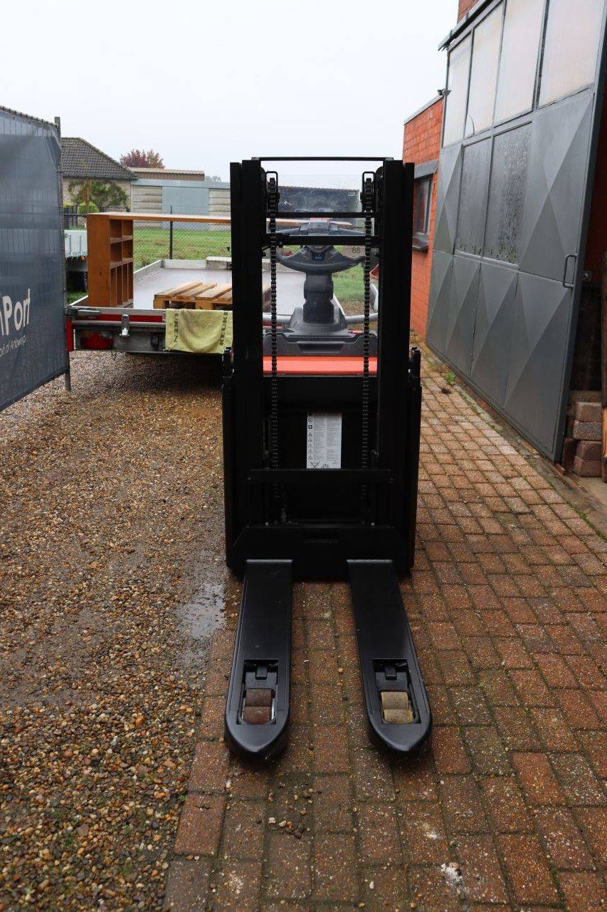 Toyota SPE200DN Electric Stacker 2000kg 2.1m 2020