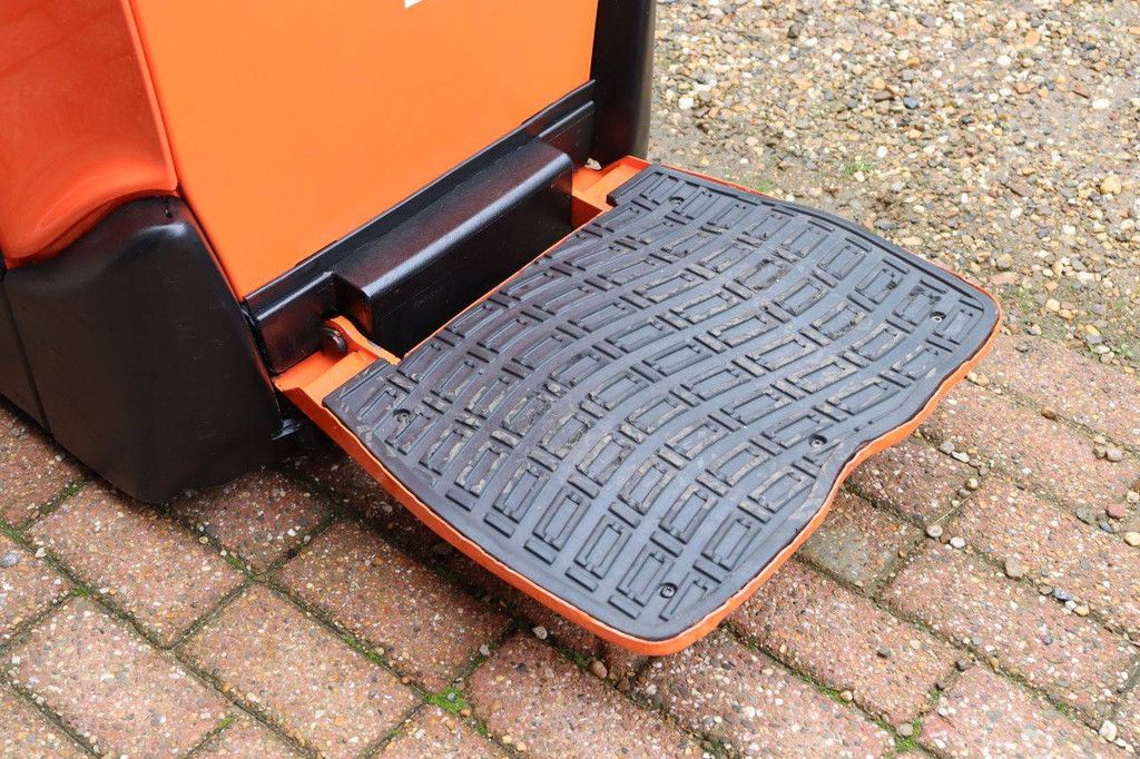 Toyota SPE200DN Electric Stacker 2000kg 2.1m 2020