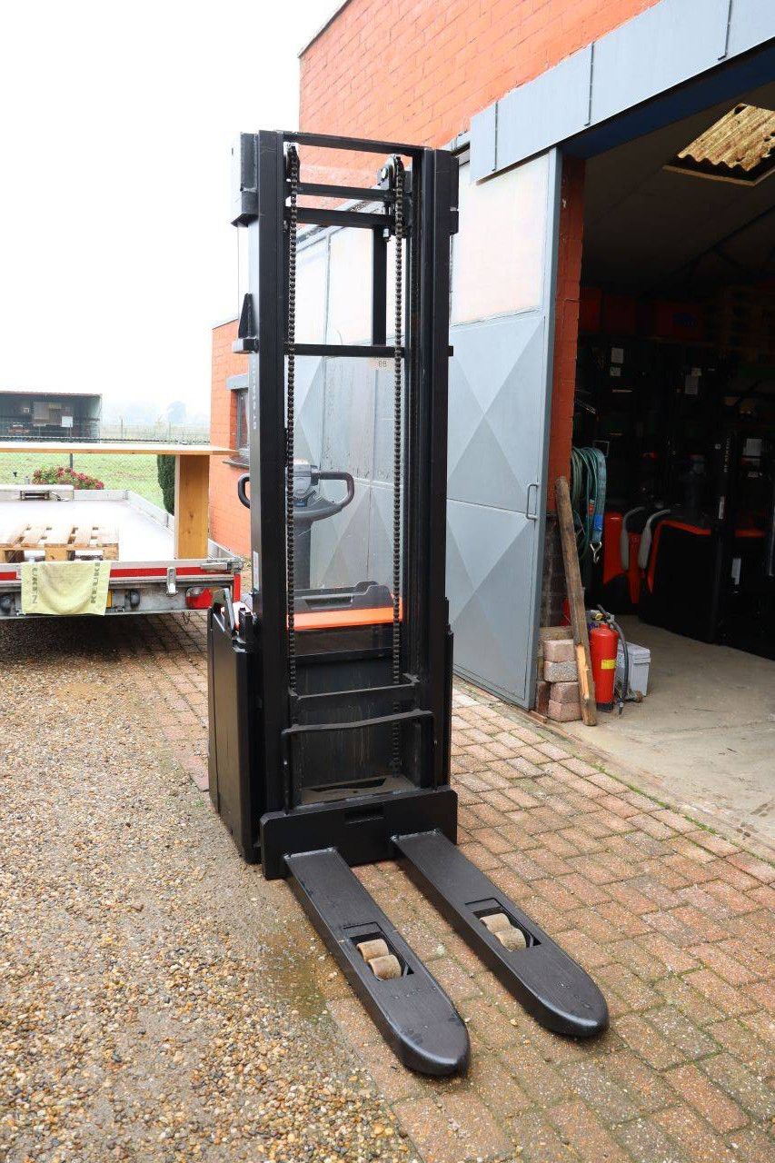 Toyota SWE200 Electric Stacker 2000kg 3.5m 2019