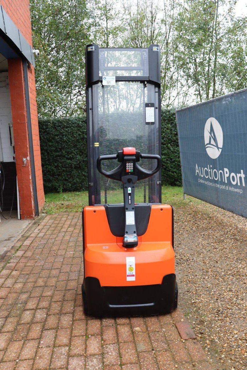 Toyota SWE140 Electric Stacker 1400kg 3.25m 2017