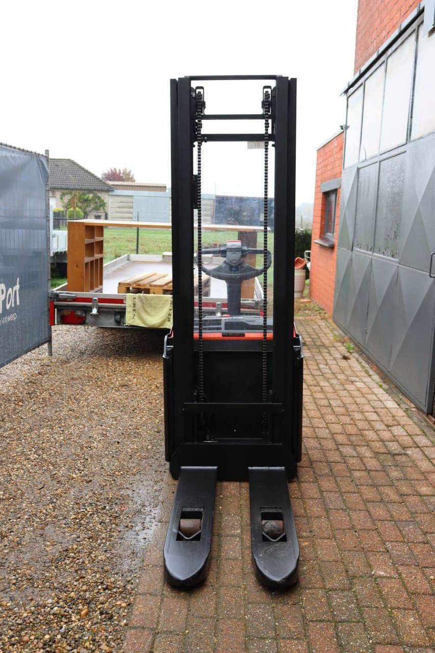 Toyota SWE140 Electric Stacker 1400kg 3.25m 2017