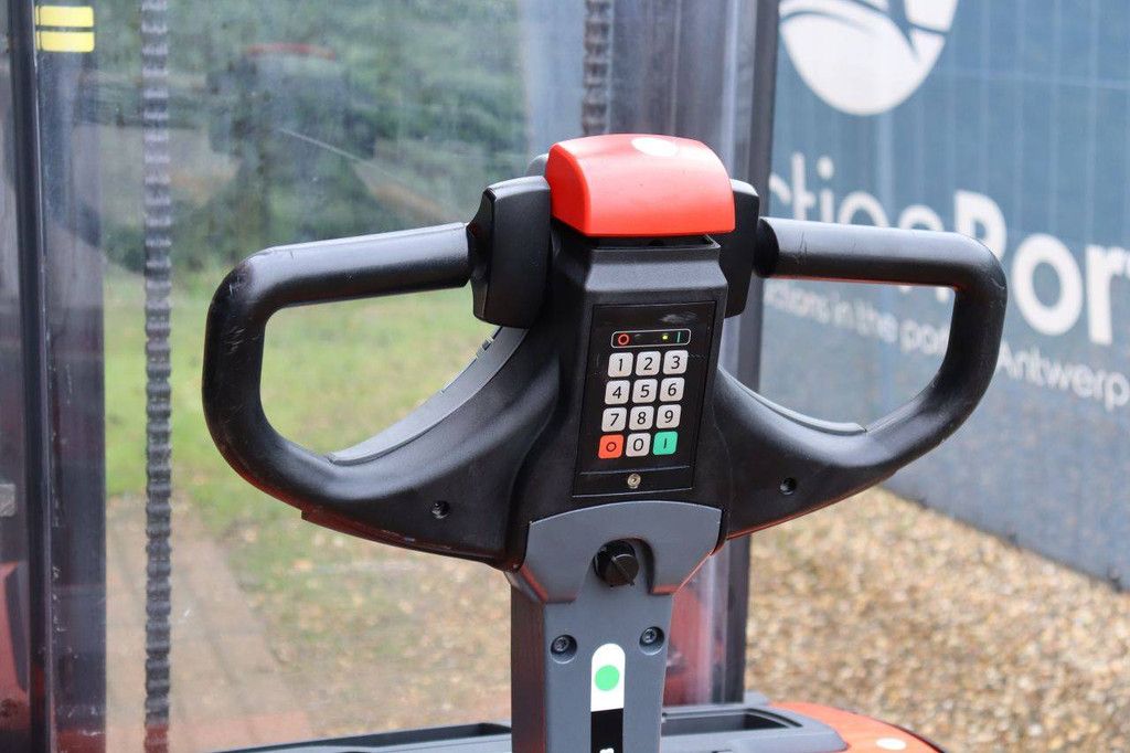Toyota SWE140 Electric Stacker 1400kg 3.25m 2017