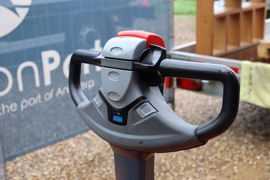 Toyota SWE140 Electric Stacker 1400kg 3.25m 2017