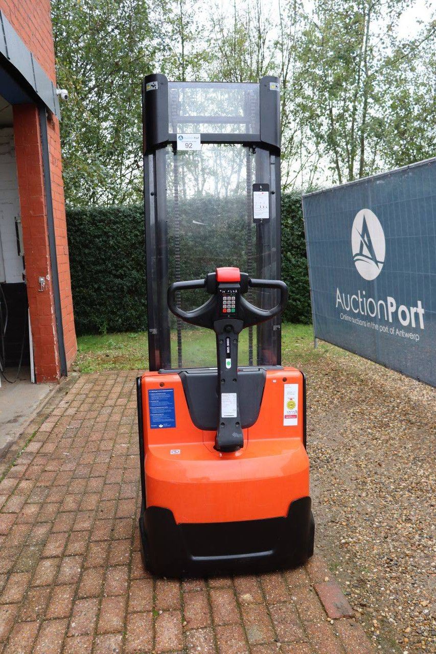 Toyota SWE140 Electric Stacker 1400kg 3.2m 2017