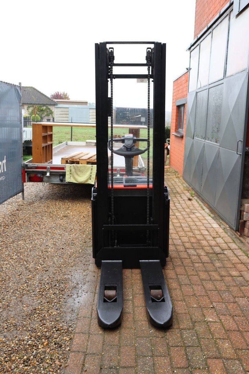 Toyota SWE140 Electric Stacker 1400kg 3.2m 2017