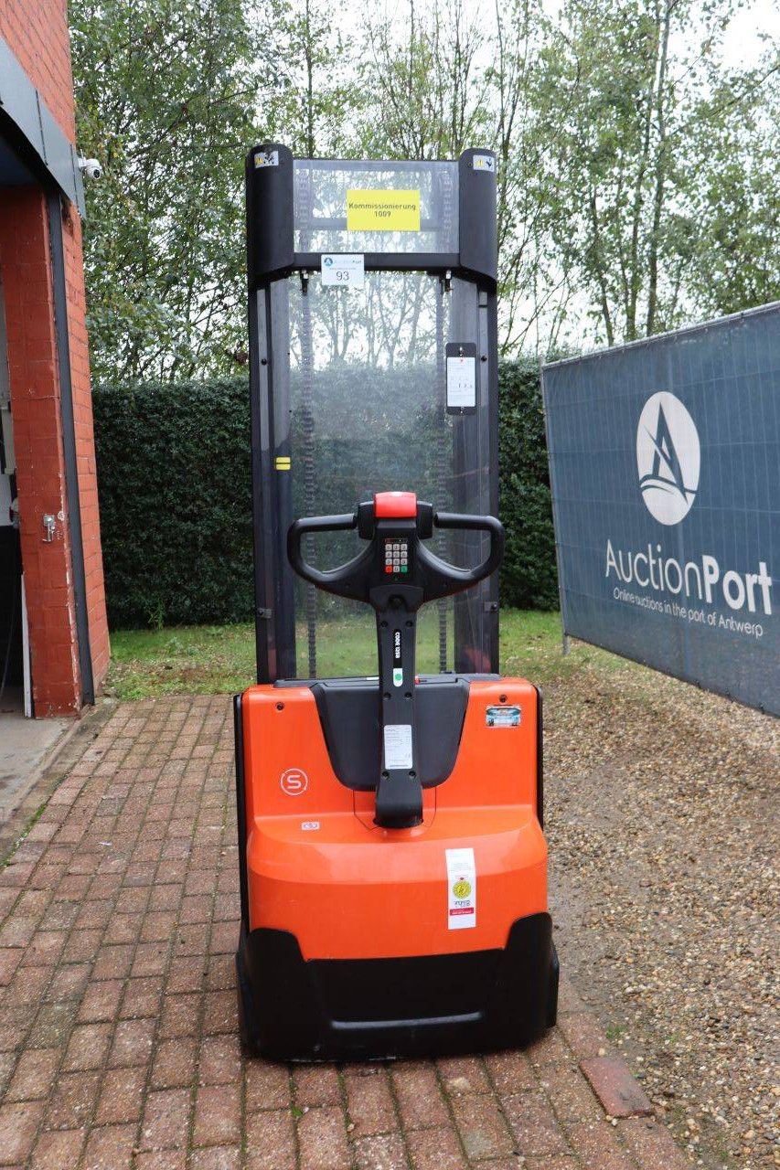 Toyota SWE140 Electric Stacker 1400kg 3.25m 2017
