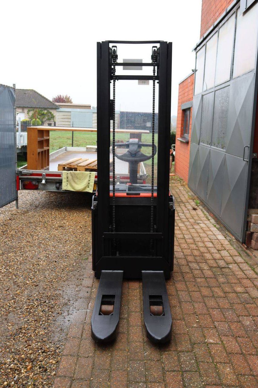 Toyota SWE140 Electric Stacker 1400kg 3.25m 2017