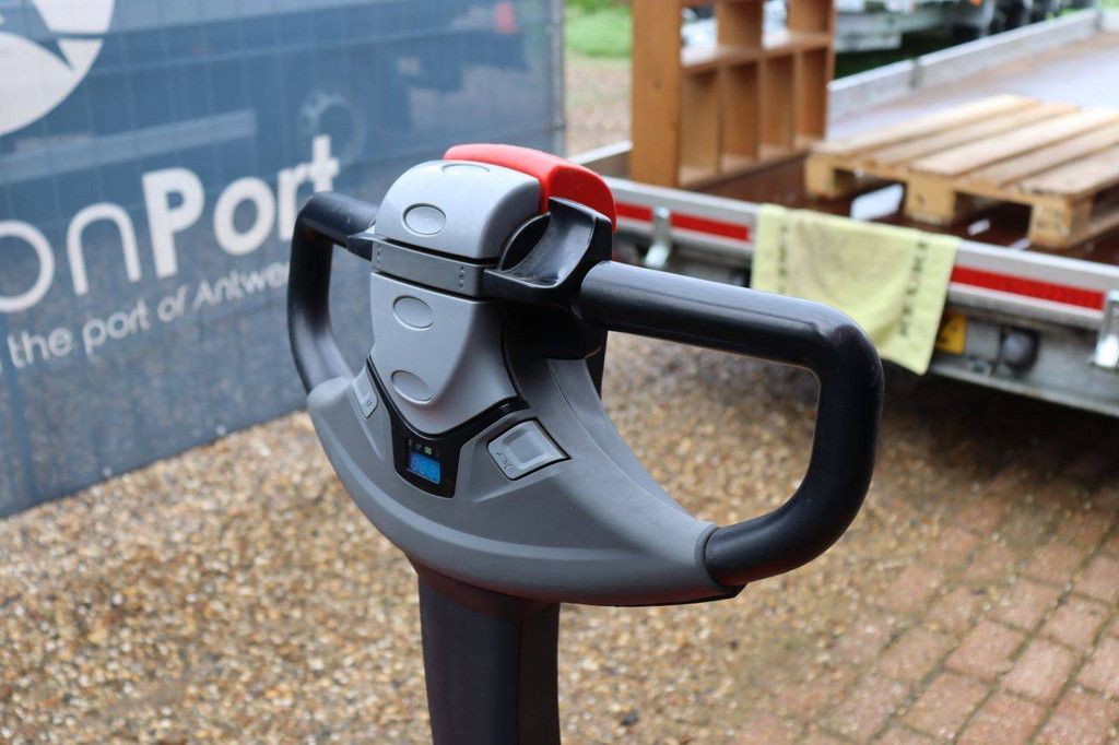Toyota SWE140 Electric Stacker 1400kg 3.25m 2017
