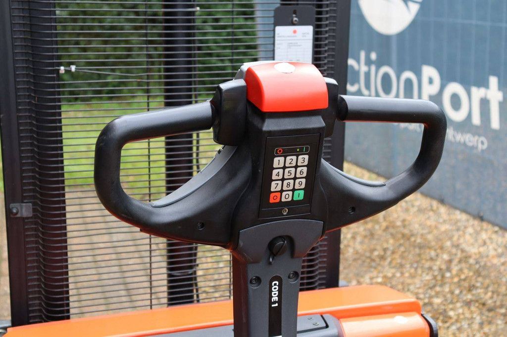 Stacker BT SWE120 Electric 1200kg 2.9m 2016