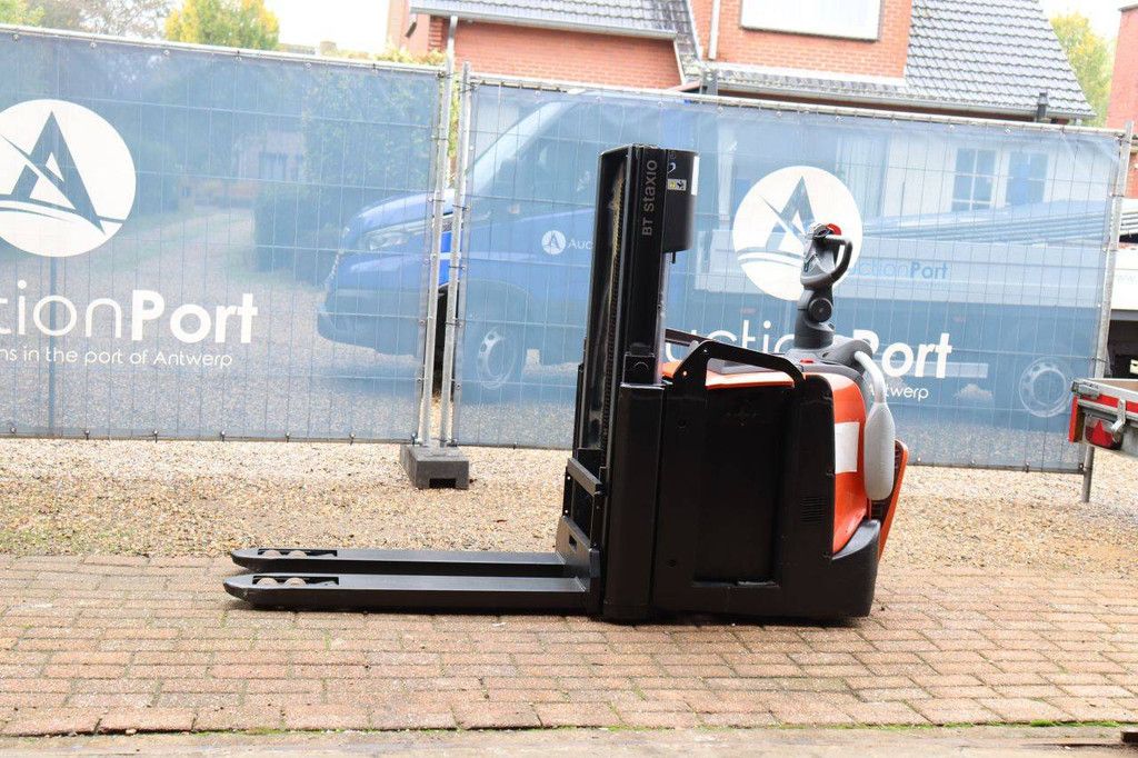 Toyota SPE200D Electric Stacker 2000kg 2.1m 2018