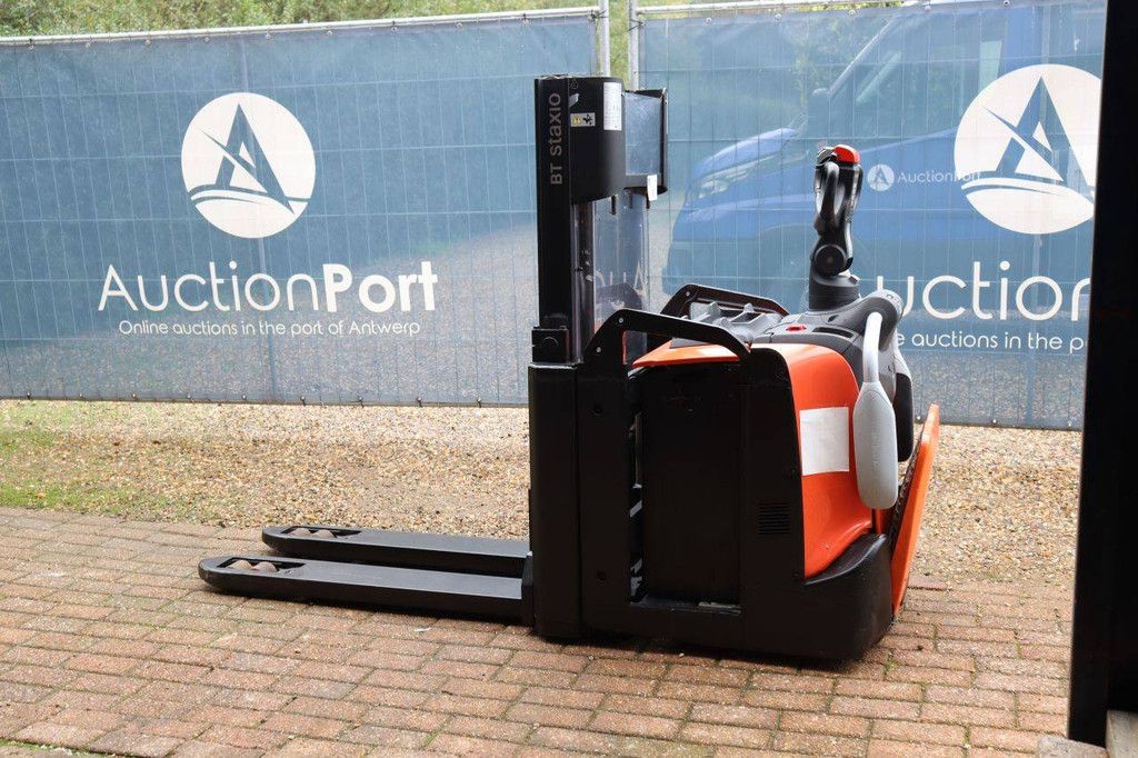 Toyota SPE200D Electric Stacker 2000kg 2.1m 2018