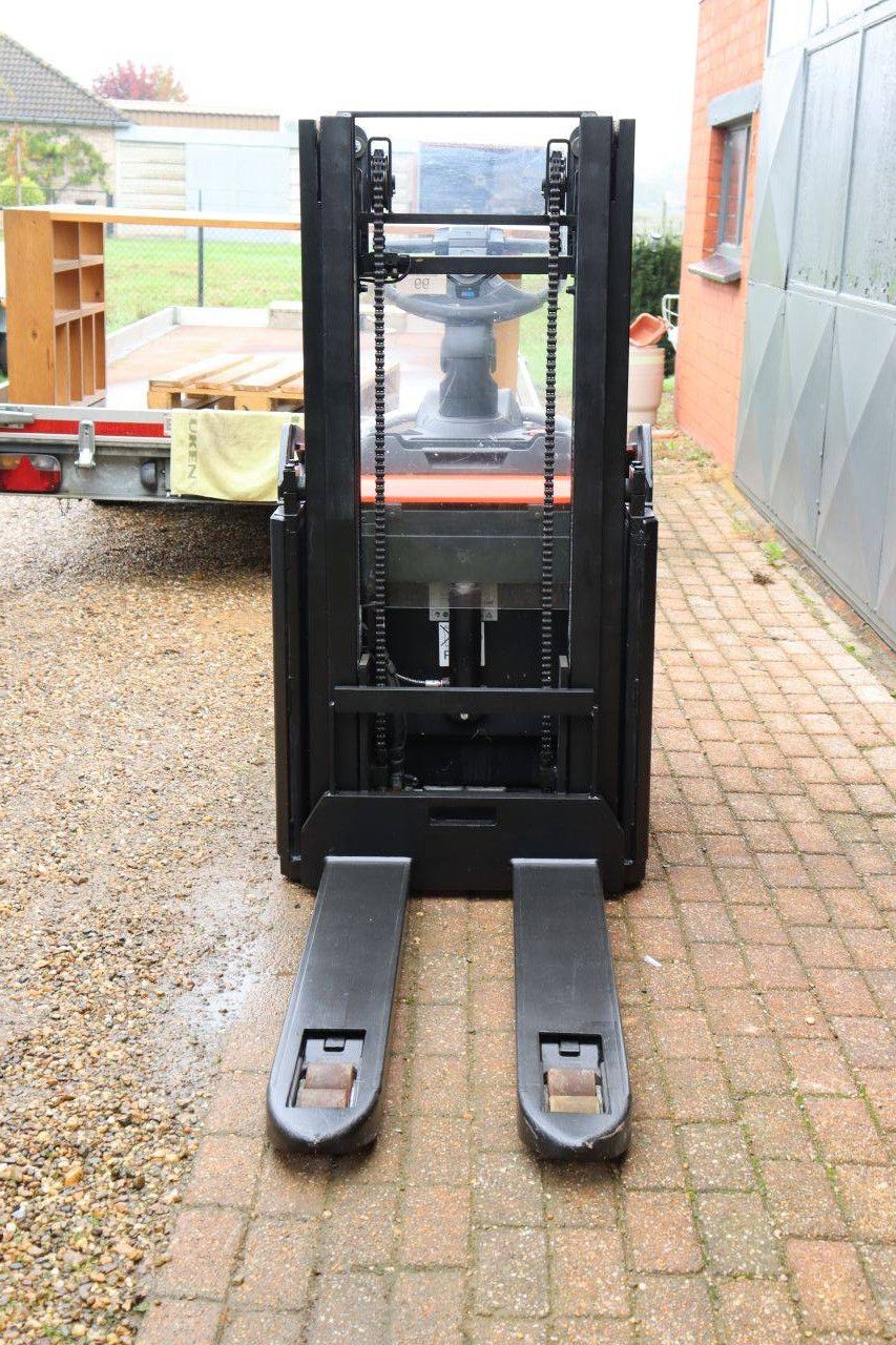 Toyota SPE200D Electric Stacker 2000kg 2.1m 2018