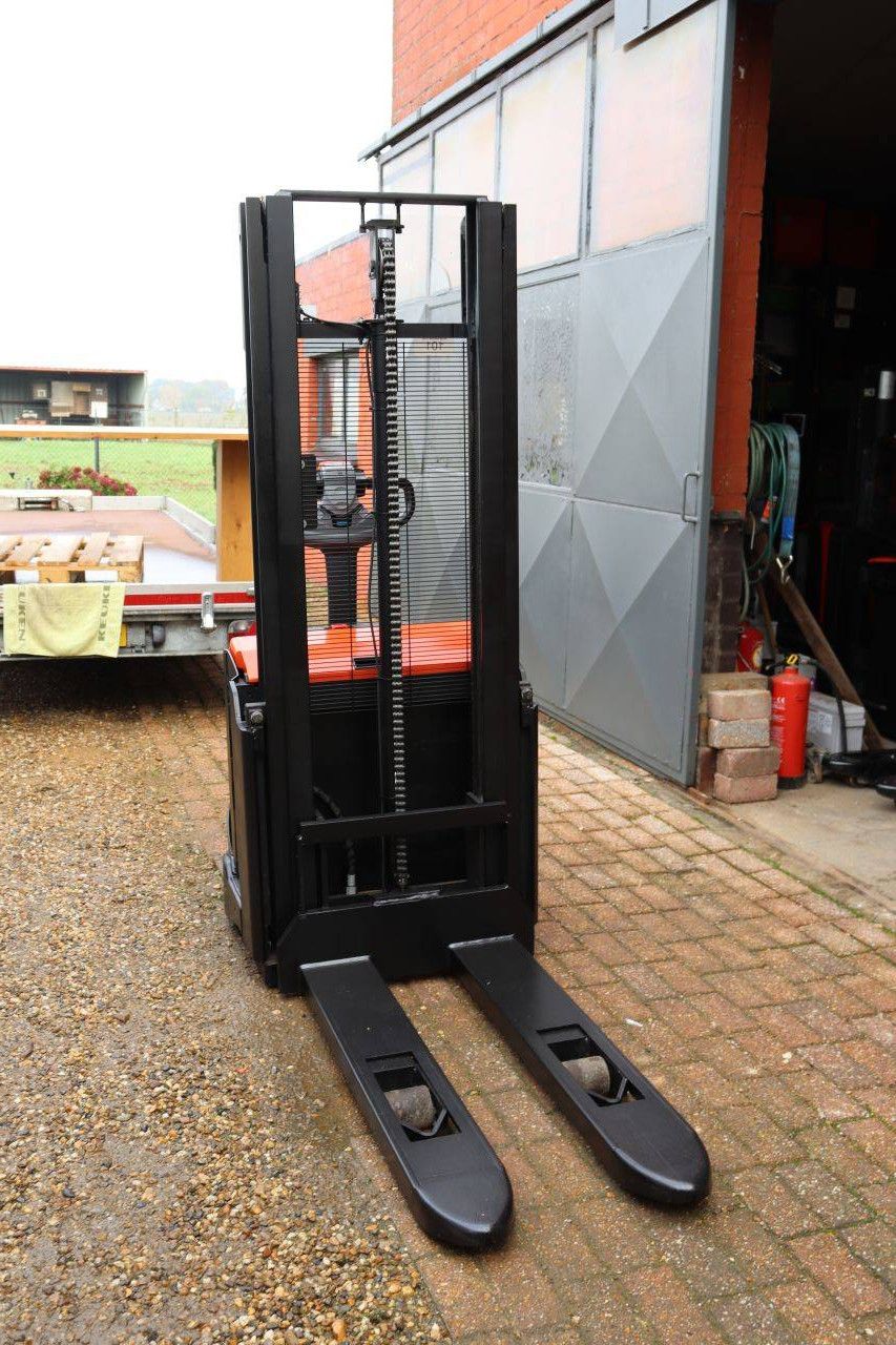 Stacker BT SWE120 Electric 1200kg 2.9m 2016
