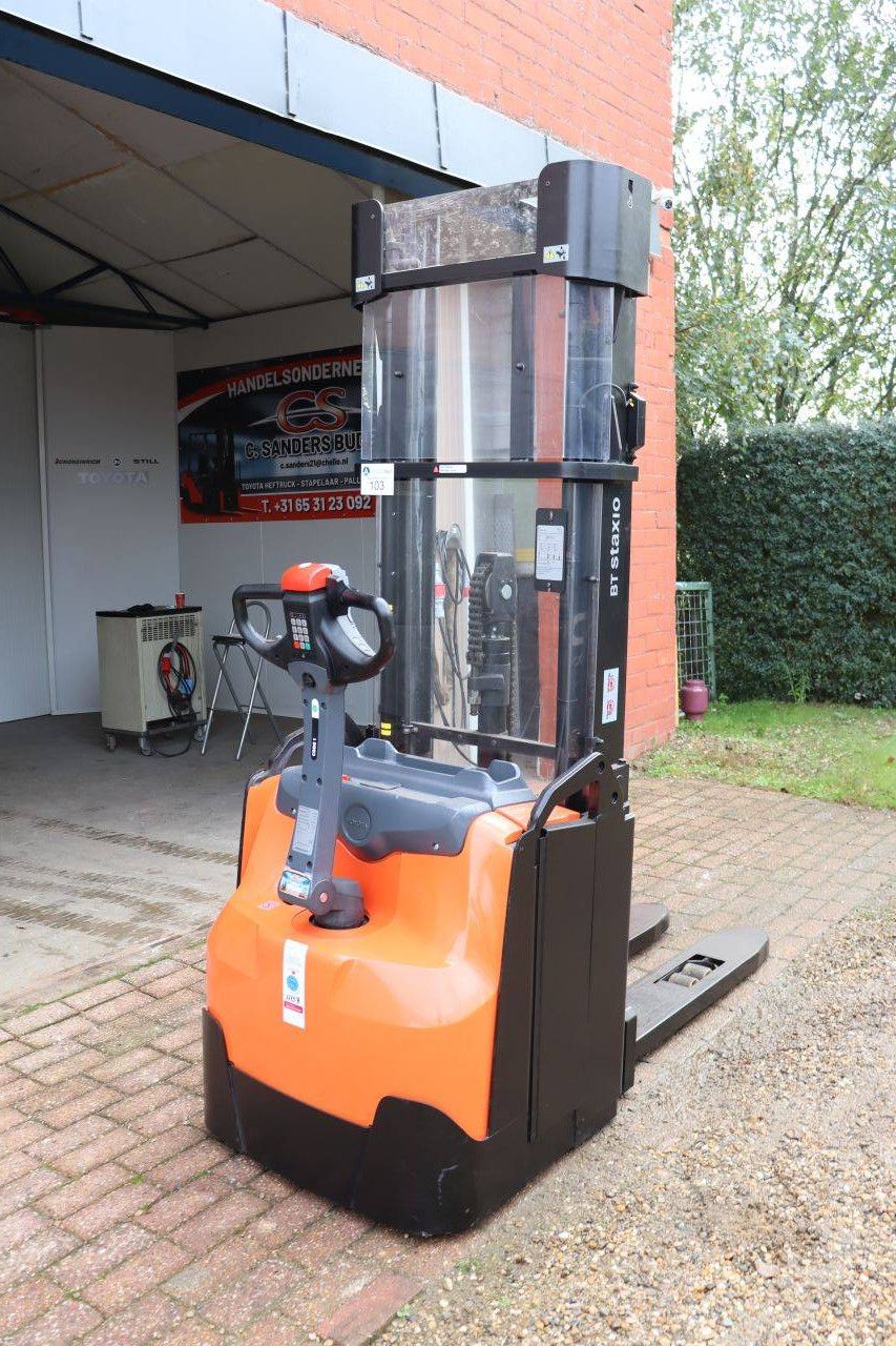 Toyota SWE200 Electric Stacker 2000kg 3.1m 2019