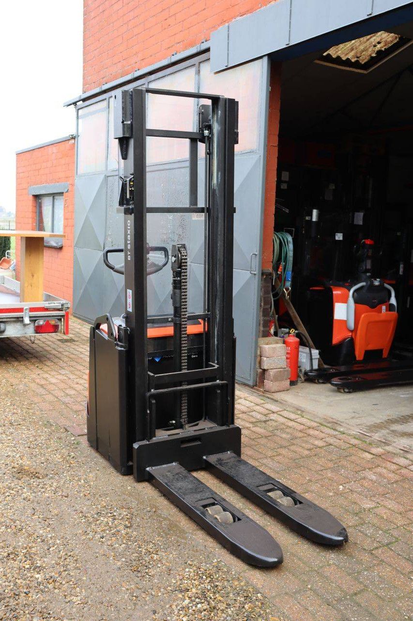 Toyota SWE200 Electric Stacker 2000kg 3.1m 2019