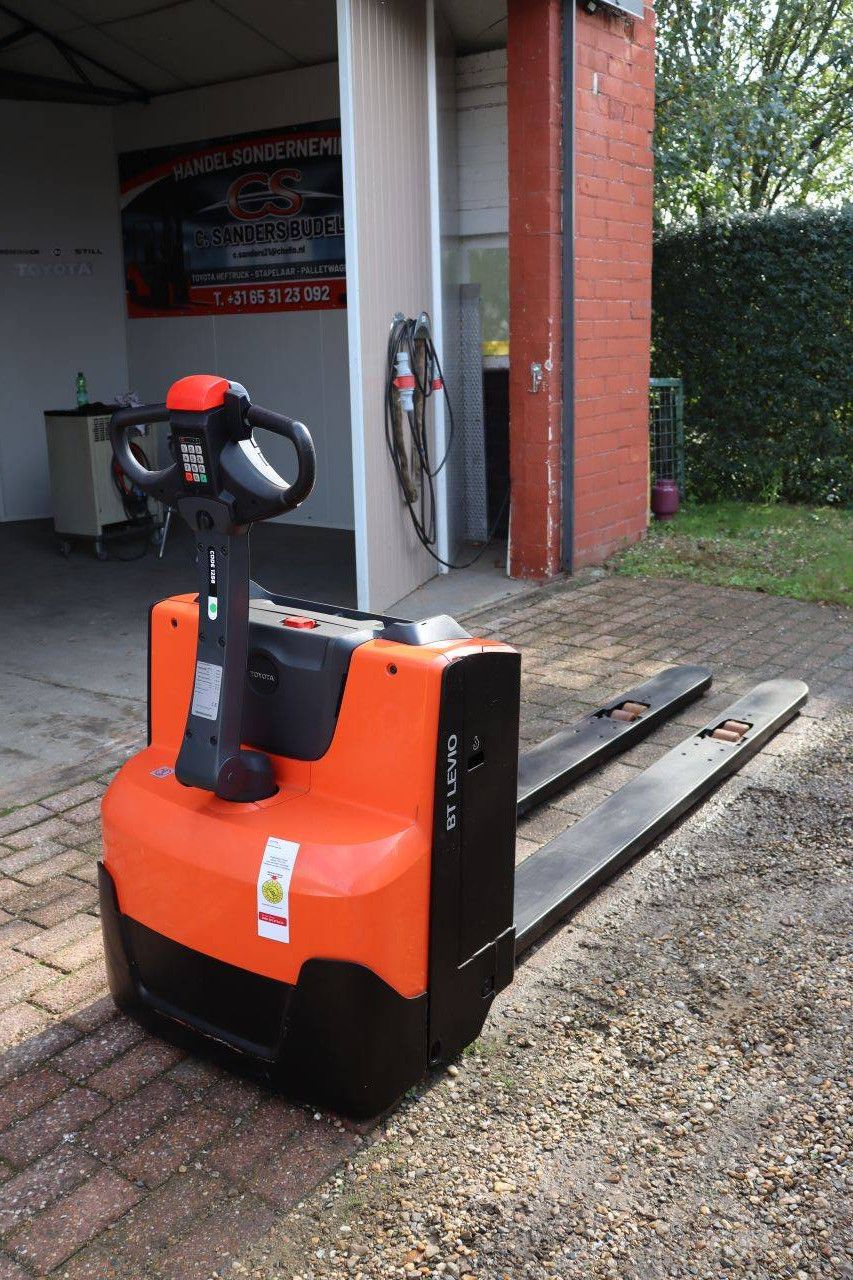 Toyota LWE200 Elektro-Hubwagen 2000 kg 2023
