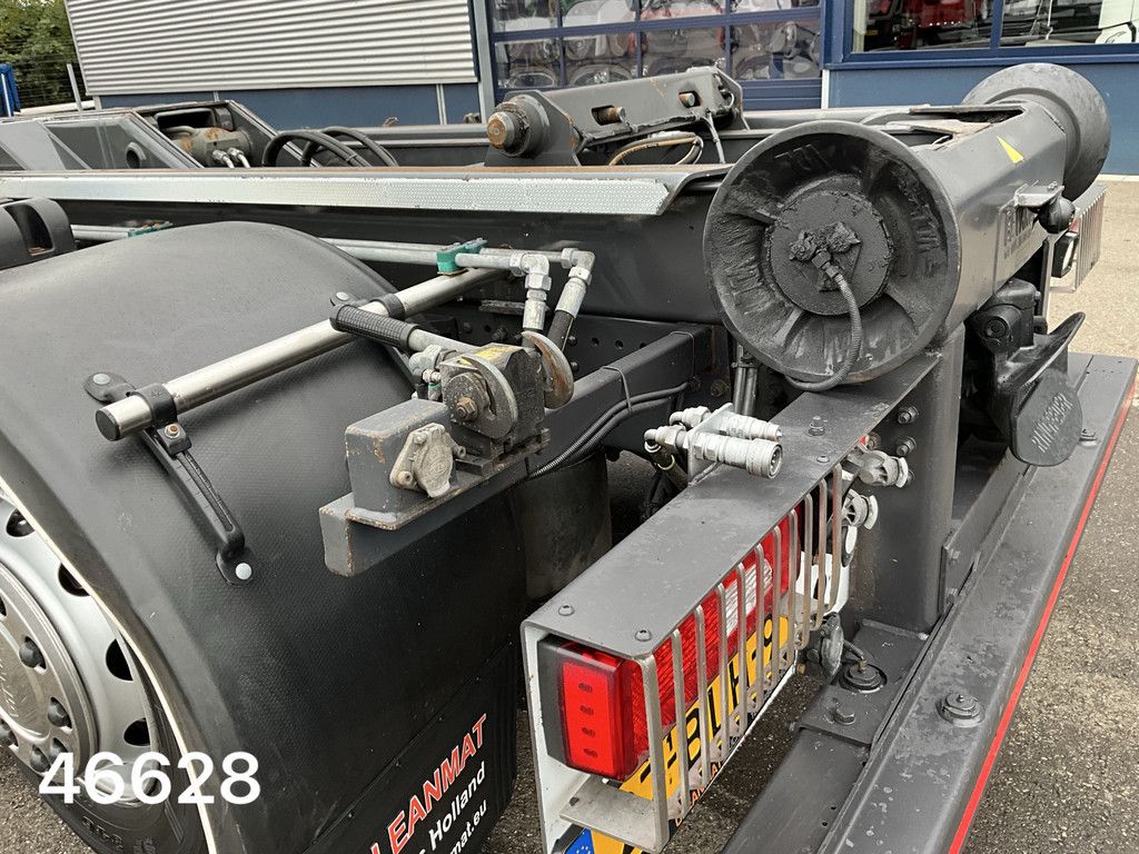 Scania P 360 HMF 22 Tonmeter laadkraan