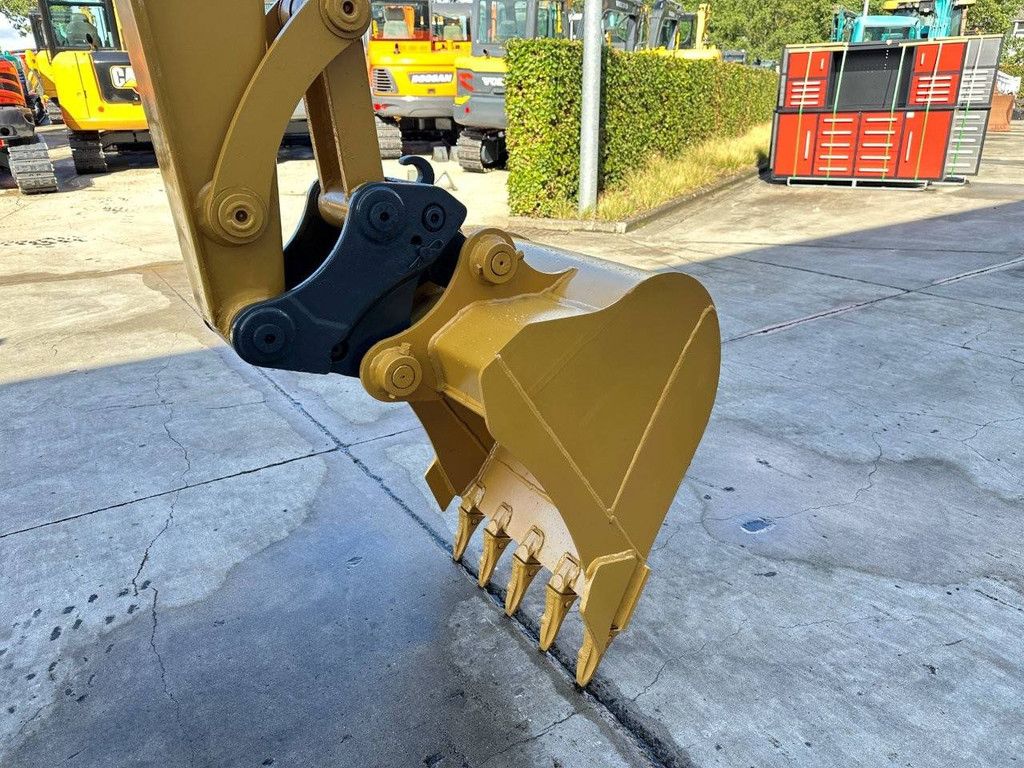 Midi-Bagger Caterpillar 305.5E2 Diesel 2016