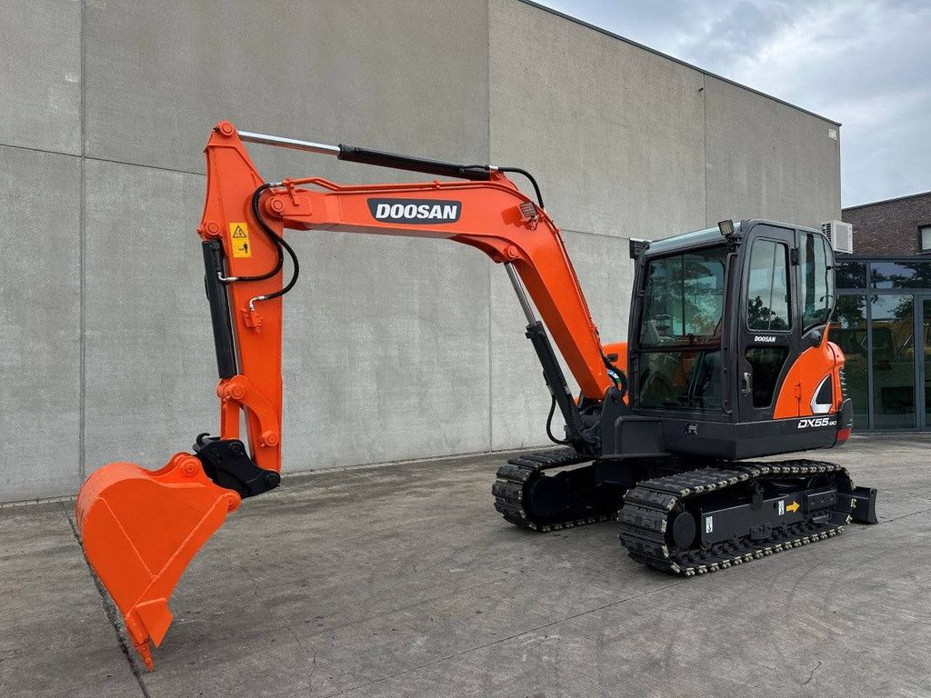 Doosan DX55-9C Diesel-Midi-Bagger 2019