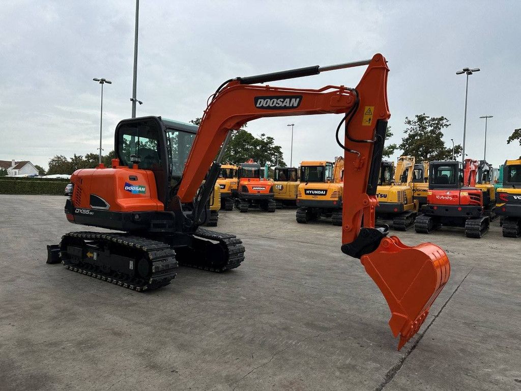 Doosan DX55-9C Diesel-Midi-Bagger 2019