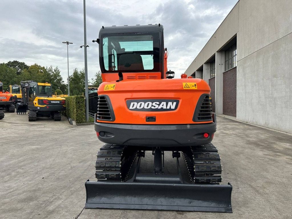 Doosan DX55-9C Diesel-Midi-Bagger 2019