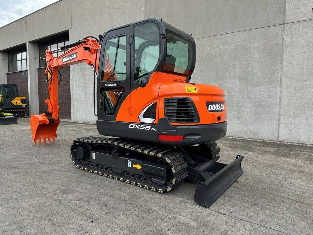 Doosan DX55-9C Diesel-Midi-Bagger 2019