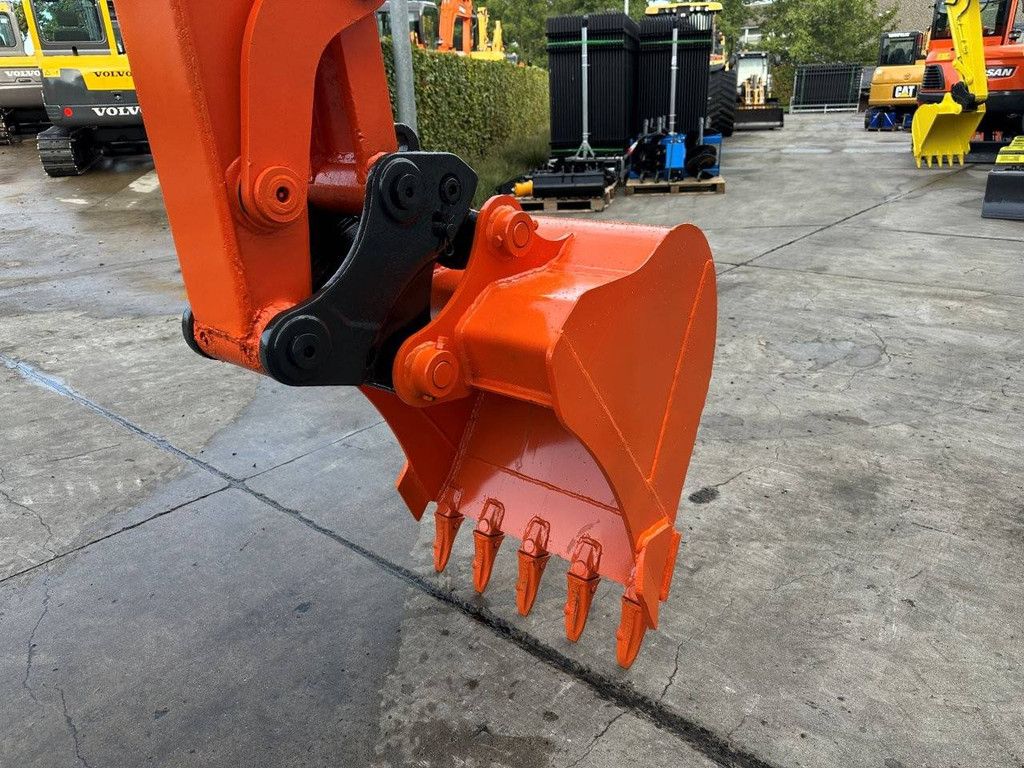Midi excavator Hitachi ZX60-5G Diesel 2013