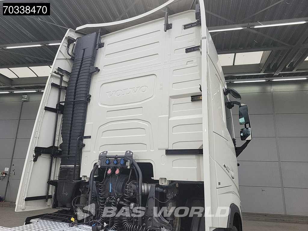 Volvo FH 500 4X2 XL 2x Tanks I-ParkCool ACC