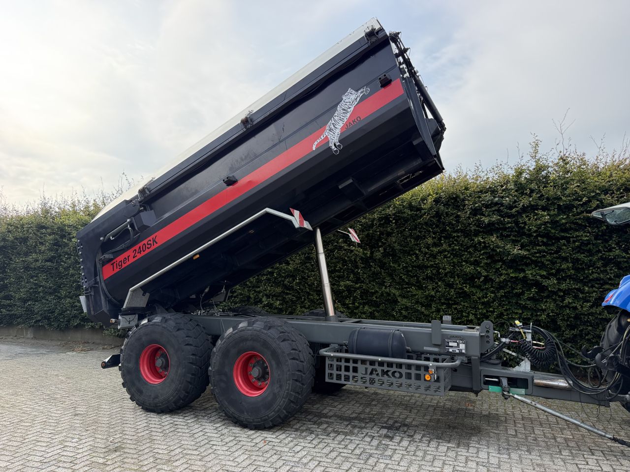 Jako Tiger 240SK , gestuurd en met afdek !!