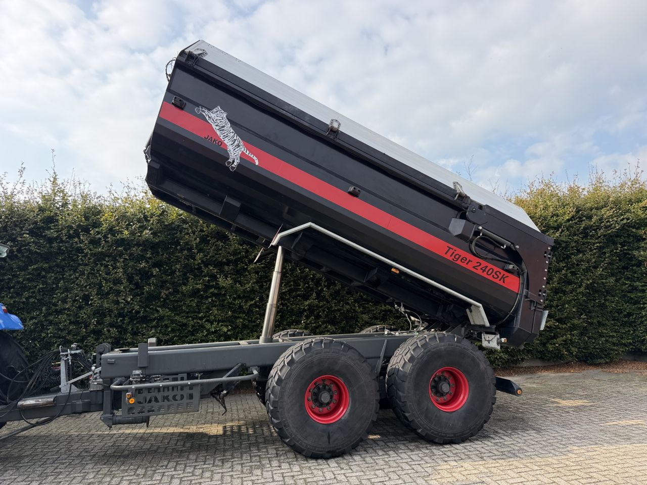 Jako Tiger 240SK , gestuurd en met afdek !!