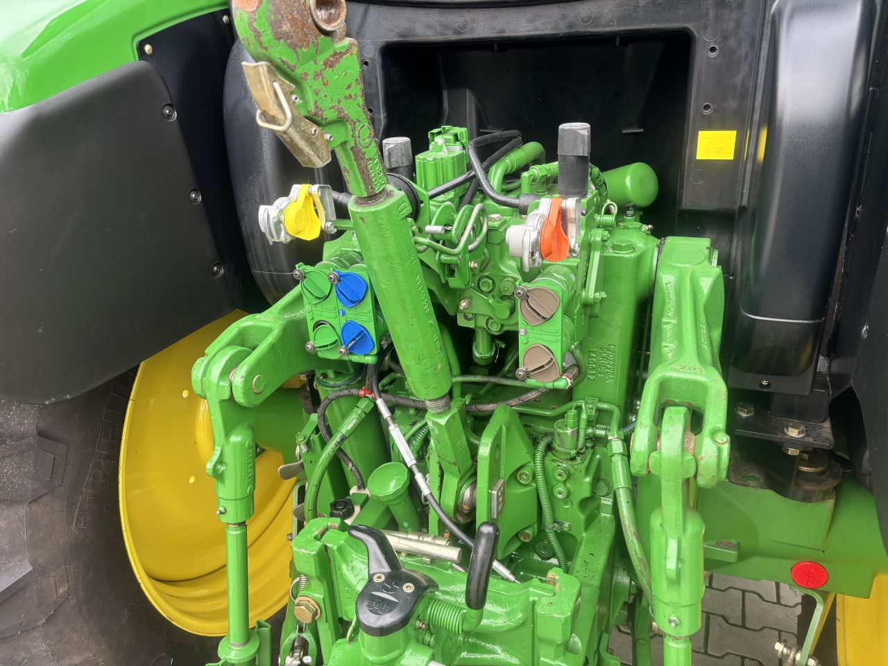 John Deere 6105R AQ