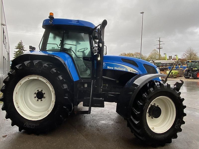 New Holland T7550