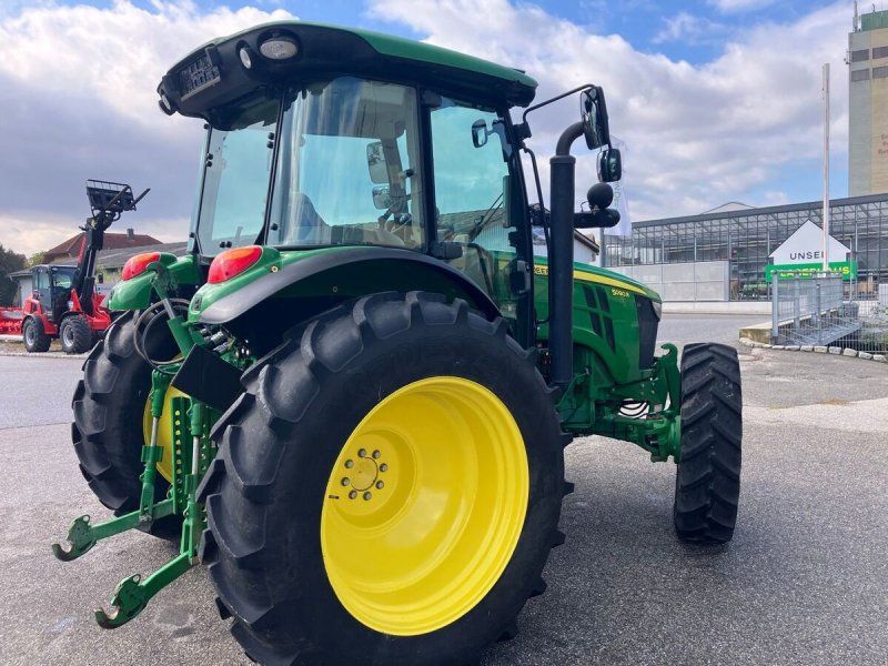 John Deere 5090R