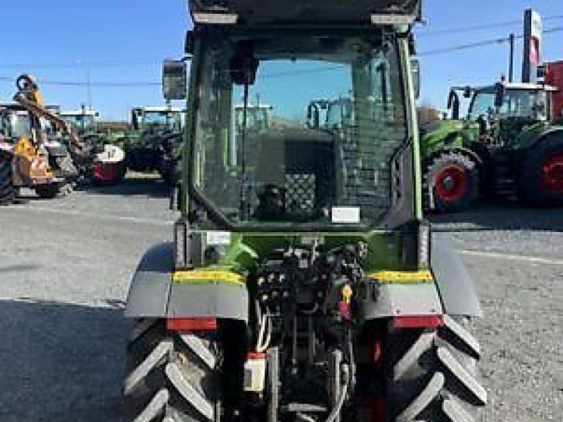 Fendt 211 v