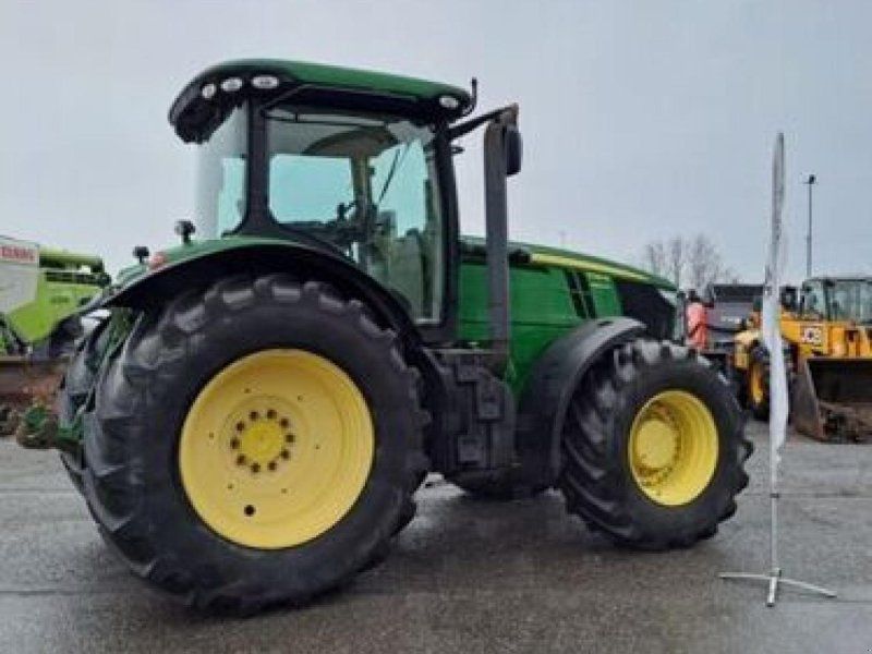 John Deere 7230 r
