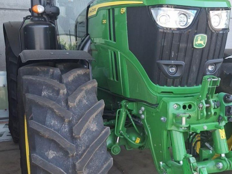 John Deere 6R230
