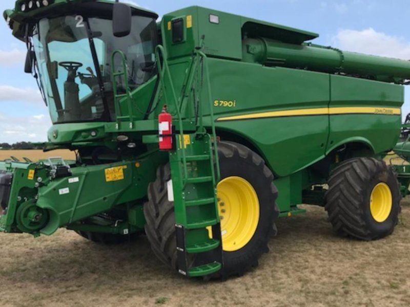 John Deere S790
