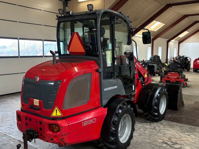 Weidemann 1880 med kabine