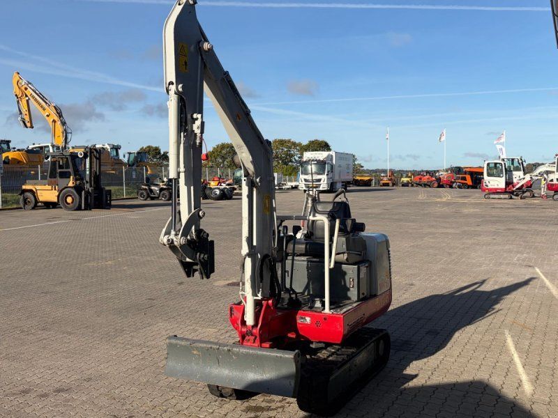 Takeuchi TB016 El-minigraver Perfekt til indendørs arbejde