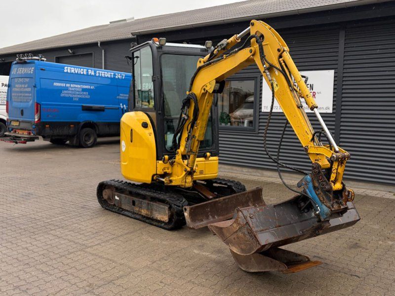 Komatsu PC22MR  PC22MR m/ højde- og krøjebegrænsning m/S40