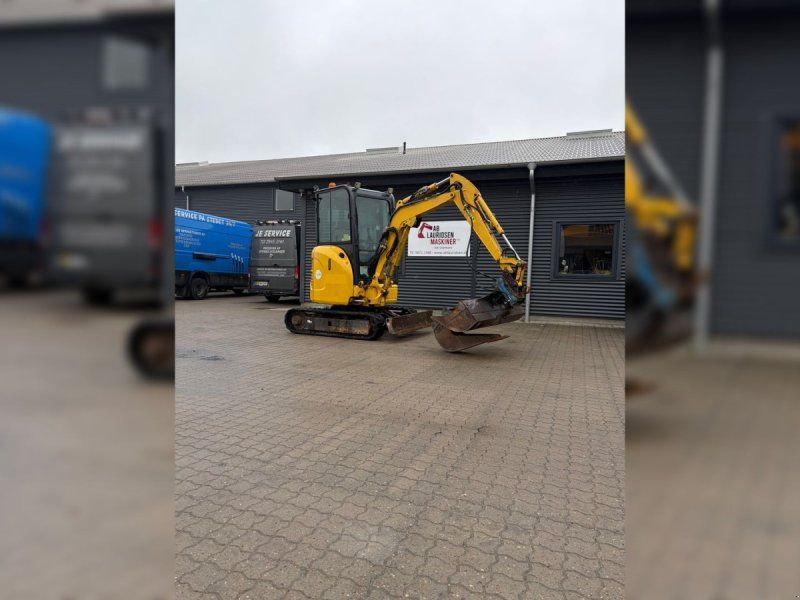 Komatsu PC22MR  PC22MR m/ højde- og krøjebegrænsning m/S40