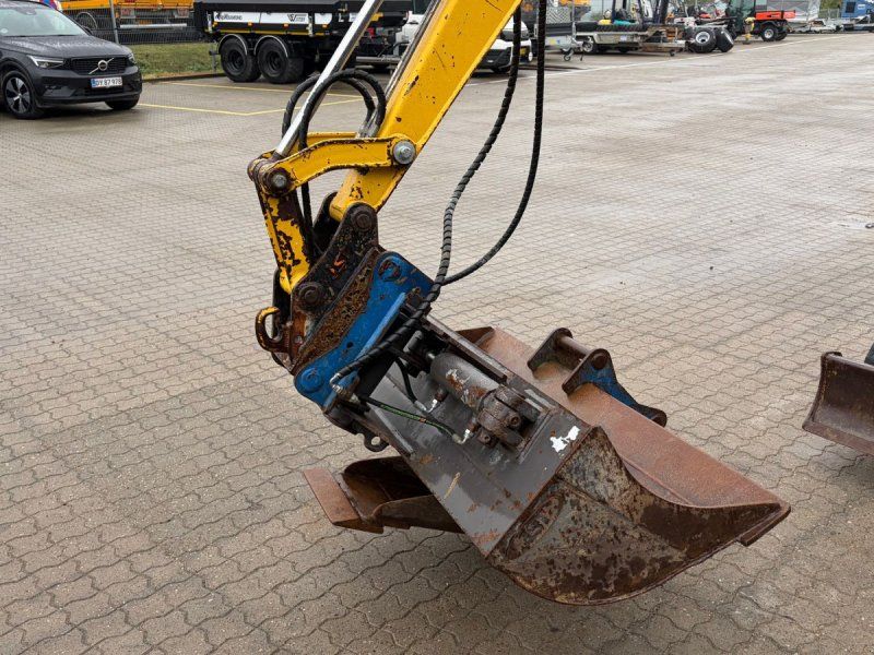 Komatsu PC22MR  PC22MR m/ højde- og krøjebegrænsning m/S40
