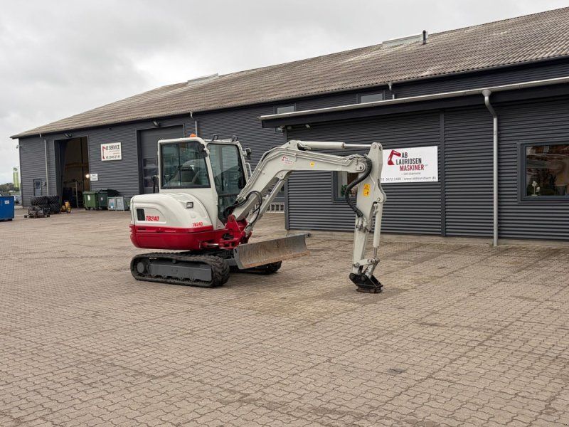 Takeuchi TB240