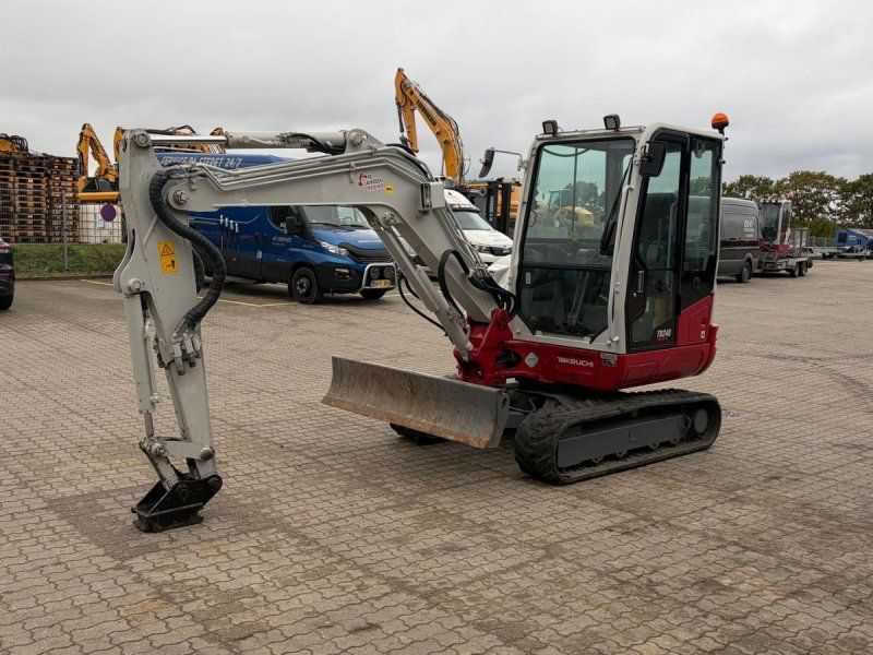 Takeuchi TB240